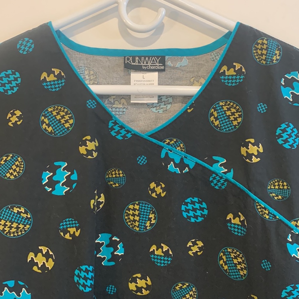 Scrub Top - Picture 2 of 8